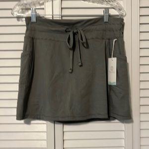 Great skirt. Comfy, casual. Goes with anything. Two pockets